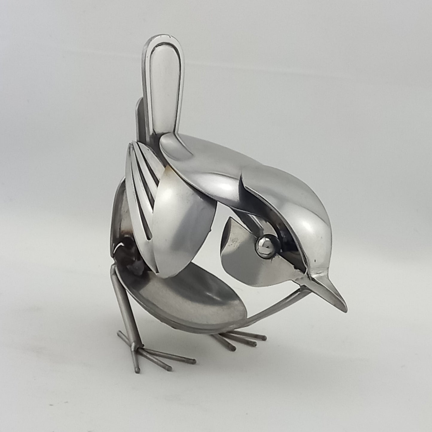 Free-standing cutlery wren